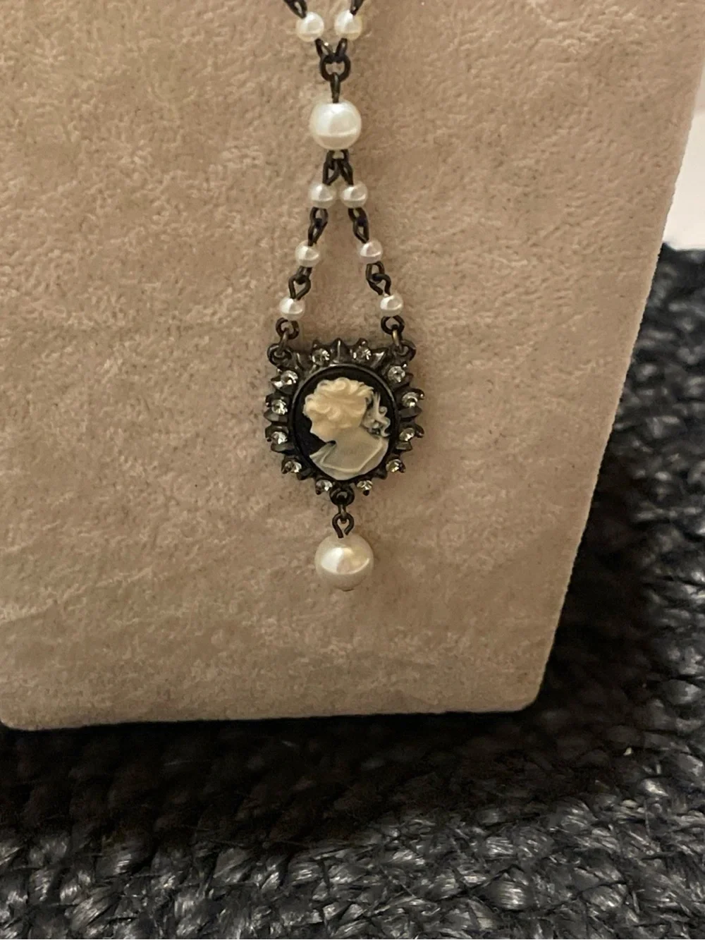 Pearl Drop Cameo Pendant Necklace - Women Jewelry 1928